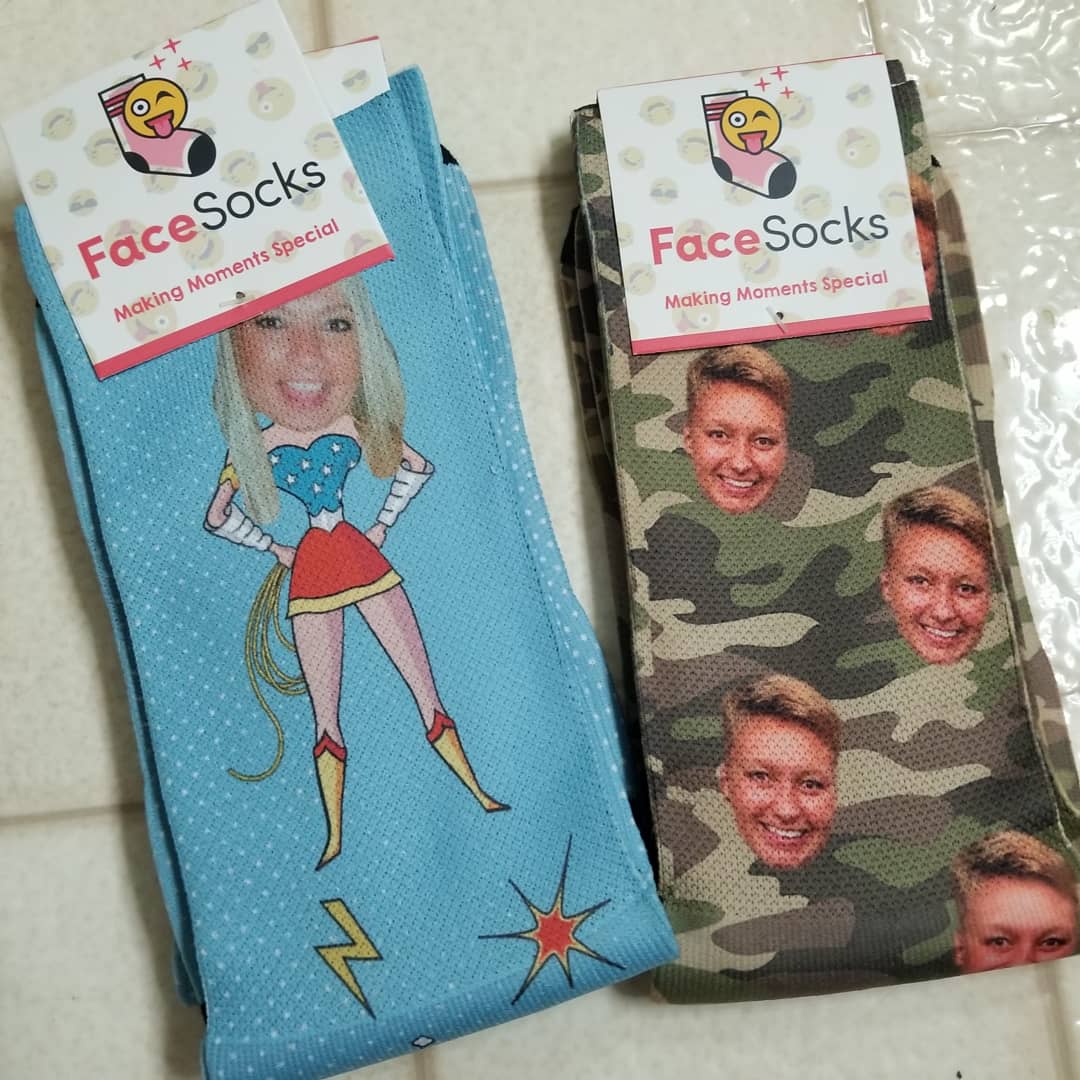michelejohansen's tweet photo. #MyFaceSocks @34billy42 @sabrinapelc @katie_el_ho  @Tiffipoo225 @nerison_eric #MyPetSocks @wmj667 @PrincessKK1210 @myfacesocks #Facesocks https://t.co/VEY5tTfWZu