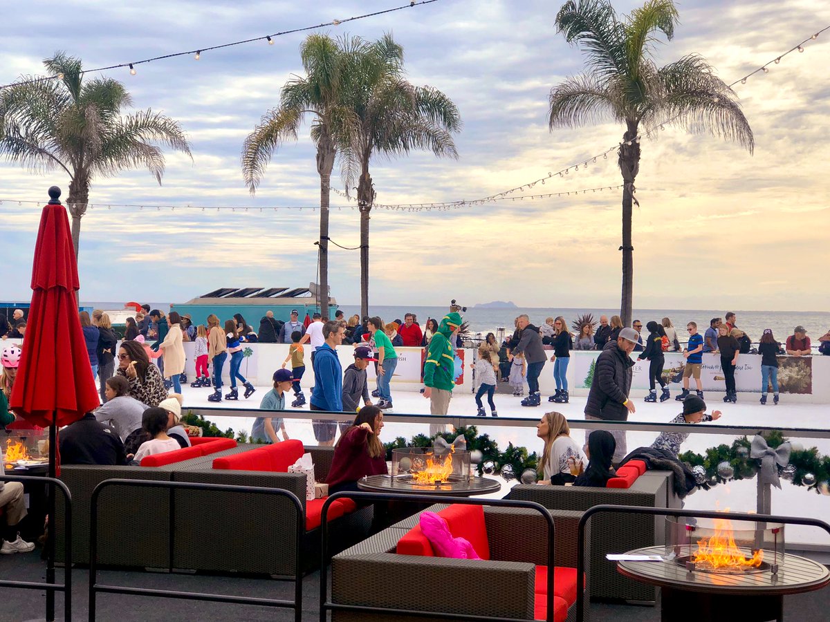 barclaybadger's tweet photo. Top Tweet: @suziday123: 'The holiday season in @visitsandiego isn’t complete without a visit to historic @delcoronado Loved this year’s white theme & who wouldn’t want to ice skate with an ocean view ⛸🌊🎄🎶🎅 #SundayF… https://t.co/taIG6KYXX3, see more https://t.co/24PApL2jrQ