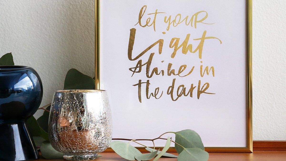 Happy #FirstNightofHanukkah and Merry Almost Christmas! We wish you all a wonderful holiday season ✨