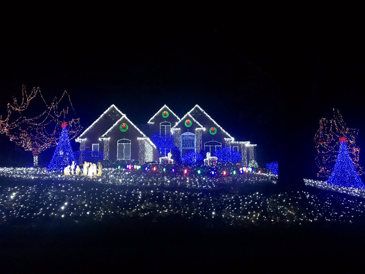 MrsBierley's tweet photo. #NoviHolidayBreak Favorite holiday decoration: My dadβs light display! I may or may not have been raised by Clark Griswold... Always a white Christmas at the Sauchak home! βοΈβ¨ https://t.co/dpIzZ58zeH