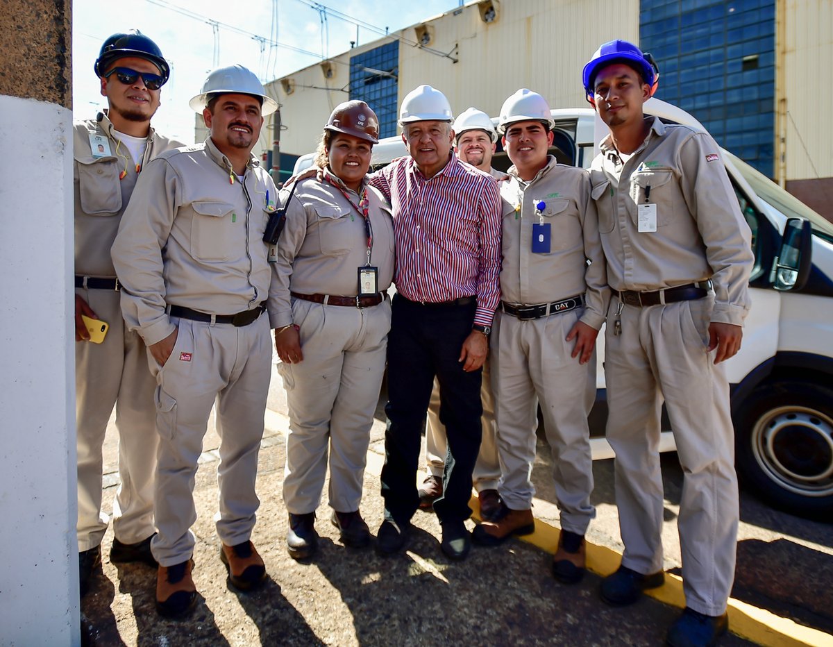 lopezobrador_'s tweet photo. Al término de la gira por centrales eléctricas de la CFE en Querétaro, Michoacán y Colima, reitero el compromiso de que no habrá apagones y de mantener sin aumentos el precio de la luz. Seguirá habiendo progreso con justicia. https://t.co/QE6EKgaVDo