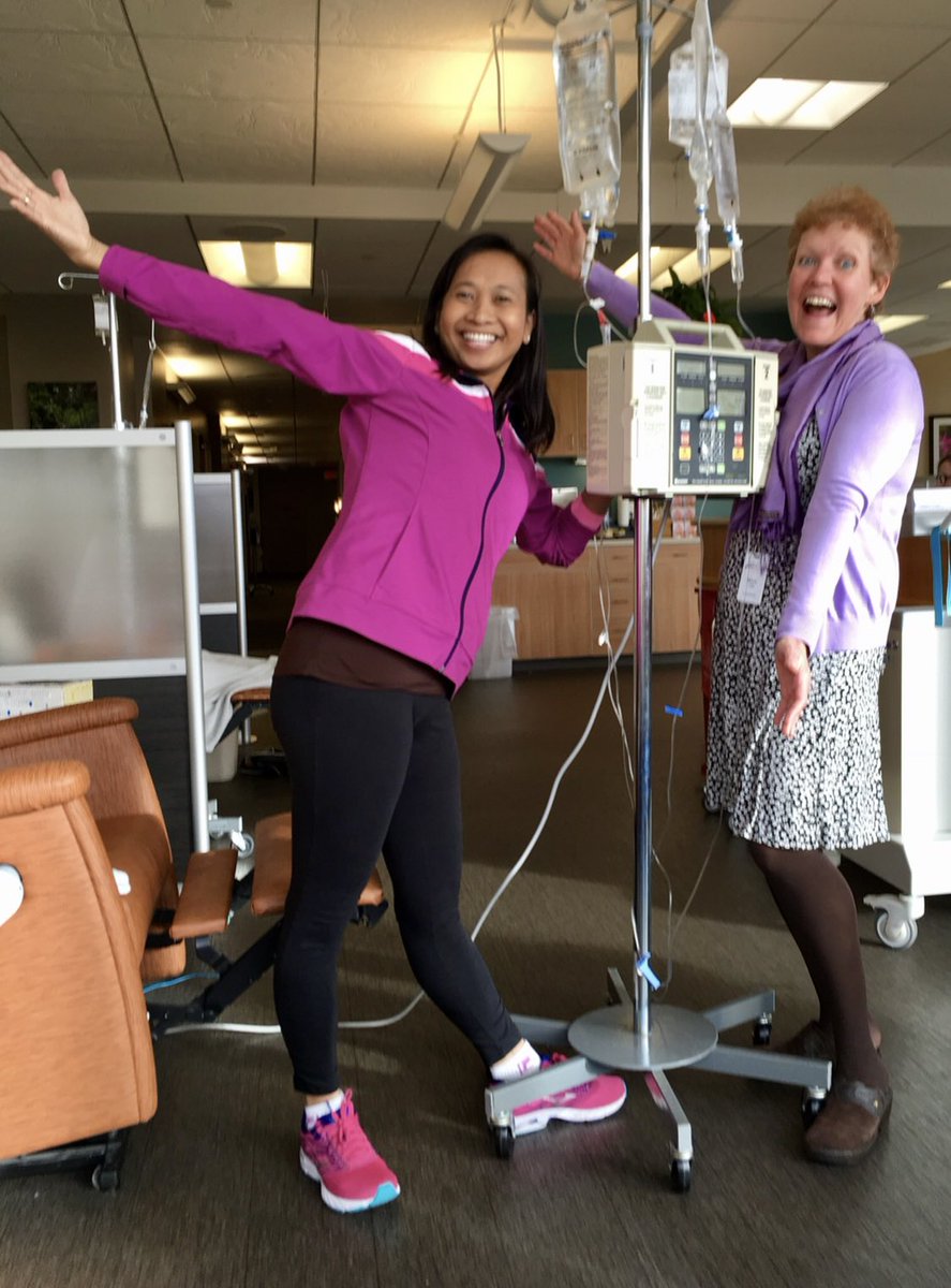 tiffanymichels's tweet photo. Just found out my mom BEAT STAGE 4 LUNG CANCER😍😍 she’s my biggest flex https://t.co/4902g4hEZd