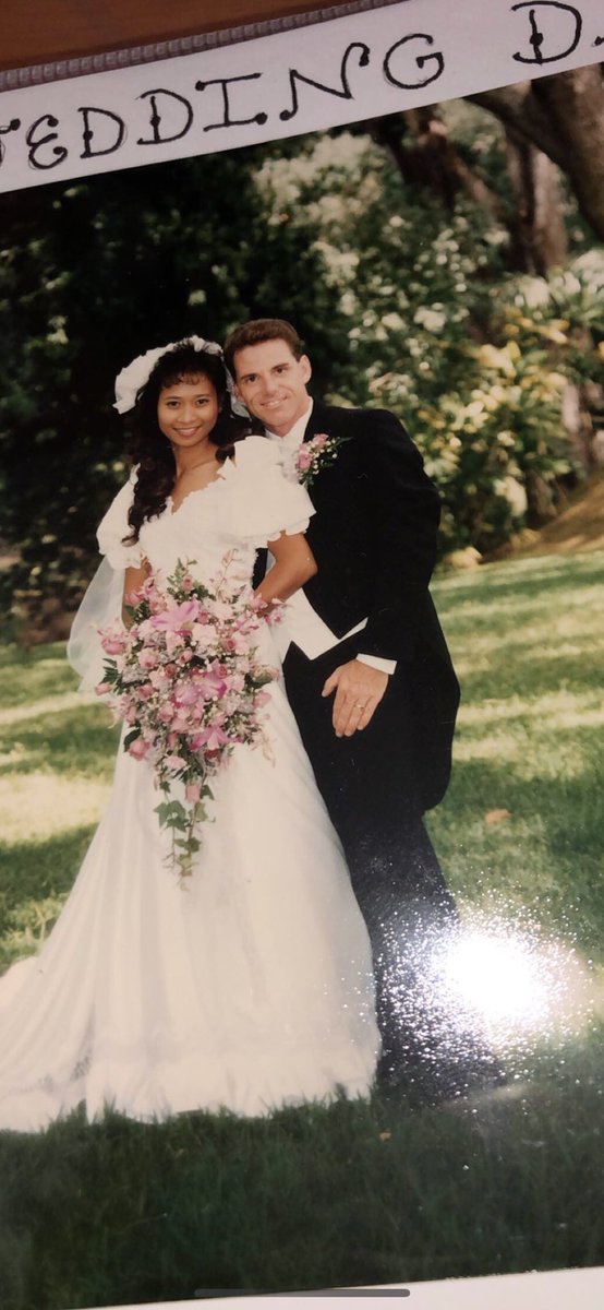 tiffanymichels's tweet photo. Just found out my mom BEAT STAGE 4 LUNG CANCER😍😍 she’s my biggest flex https://t.co/4902g4hEZd