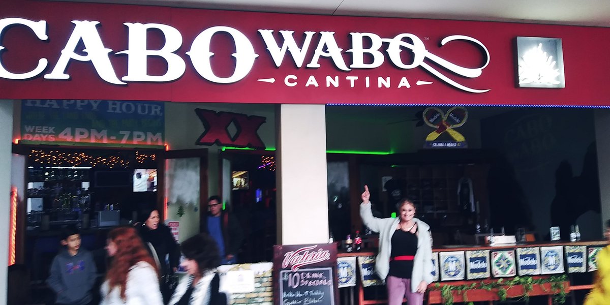 TrueHawkHead's tweet image. @cabowabocantinahollyword