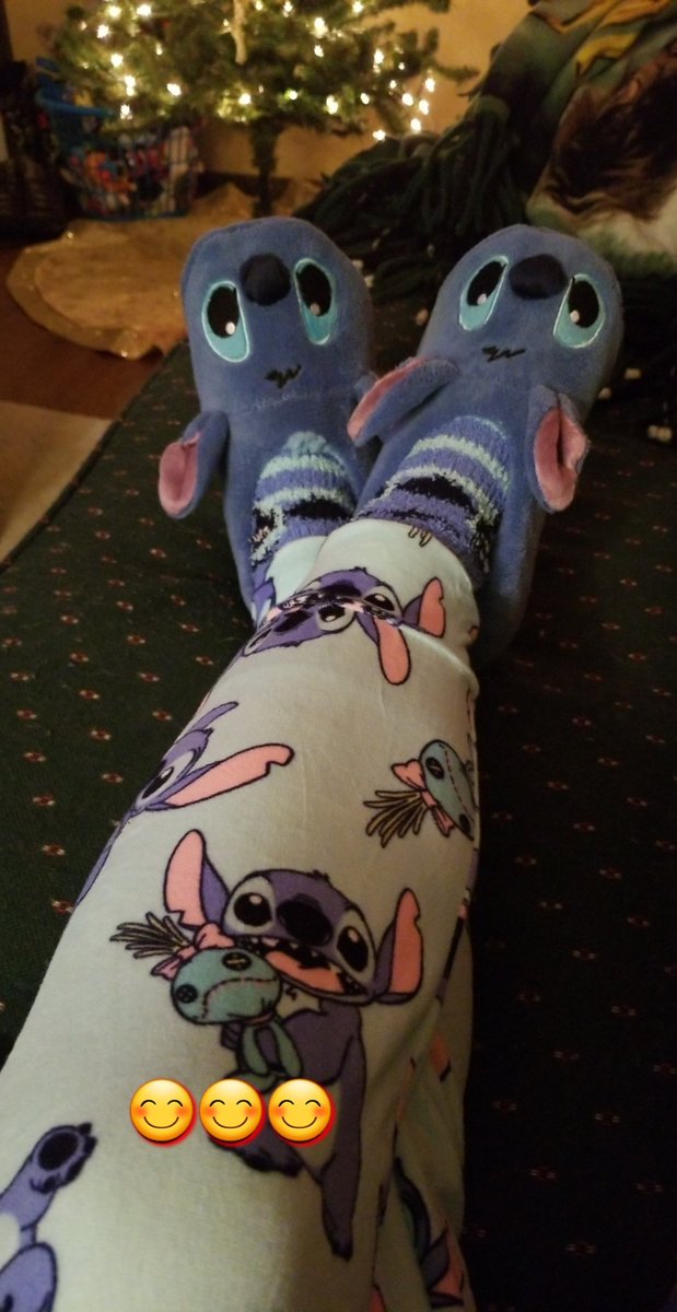 bemorechill01's tweet photo. 🎶I just took a DNA test, turns out I'm 100% that stitch🎶 😊😂 #stitchmas #Lizzo https://t.co/QZQsrqkr2B