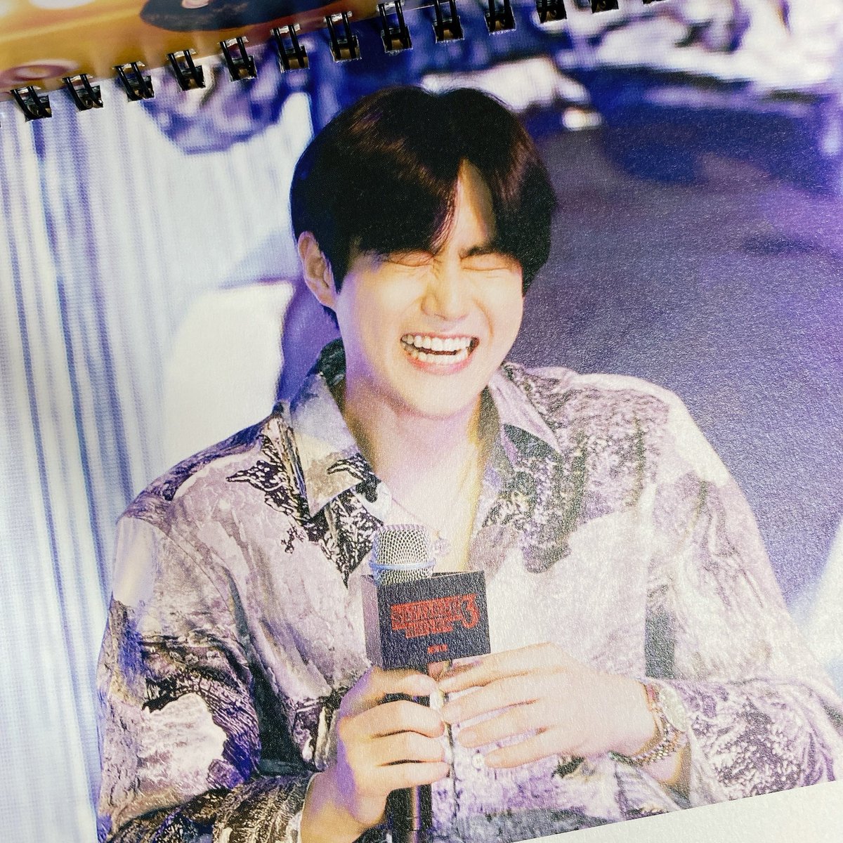 준팔이 (@myeon8) on Twitter photo 🥺🥺드디어 도착.... 도착하자마자 업무고 뭐고 뒤로두고 캘린더부터 뜯었다고 합니다..(오열중) QR영상도 하나만 봤는데도 심장부여잡았..
2020년도 수호와 함께 힘차게 달려보겠습니다🏃🏻♂️(라고 출근하자마자 퇴사하고 싶다고 한 사람이 쓴 트윗입니다) <a href="/Suho_planet/">SUHOPLANET 수호플래닛</a> 🥺🥺드디어 도착.... 도착하자마자 업무고 뭐고 뒤로두고 캘린더부터 뜯었다고 합니다..(오열중) QR영상도 하나만 봤는데도 심장부여잡았..
2020년도 수호와 함께 힘차게 달려보겠습니다🏃🏻♂️(라고 출근하자마자 퇴사하고 싶다고 한 사람이 쓴 트윗입니다) <a href="/Suho_planet/">SUHOPLANET 수호플래닛</a>