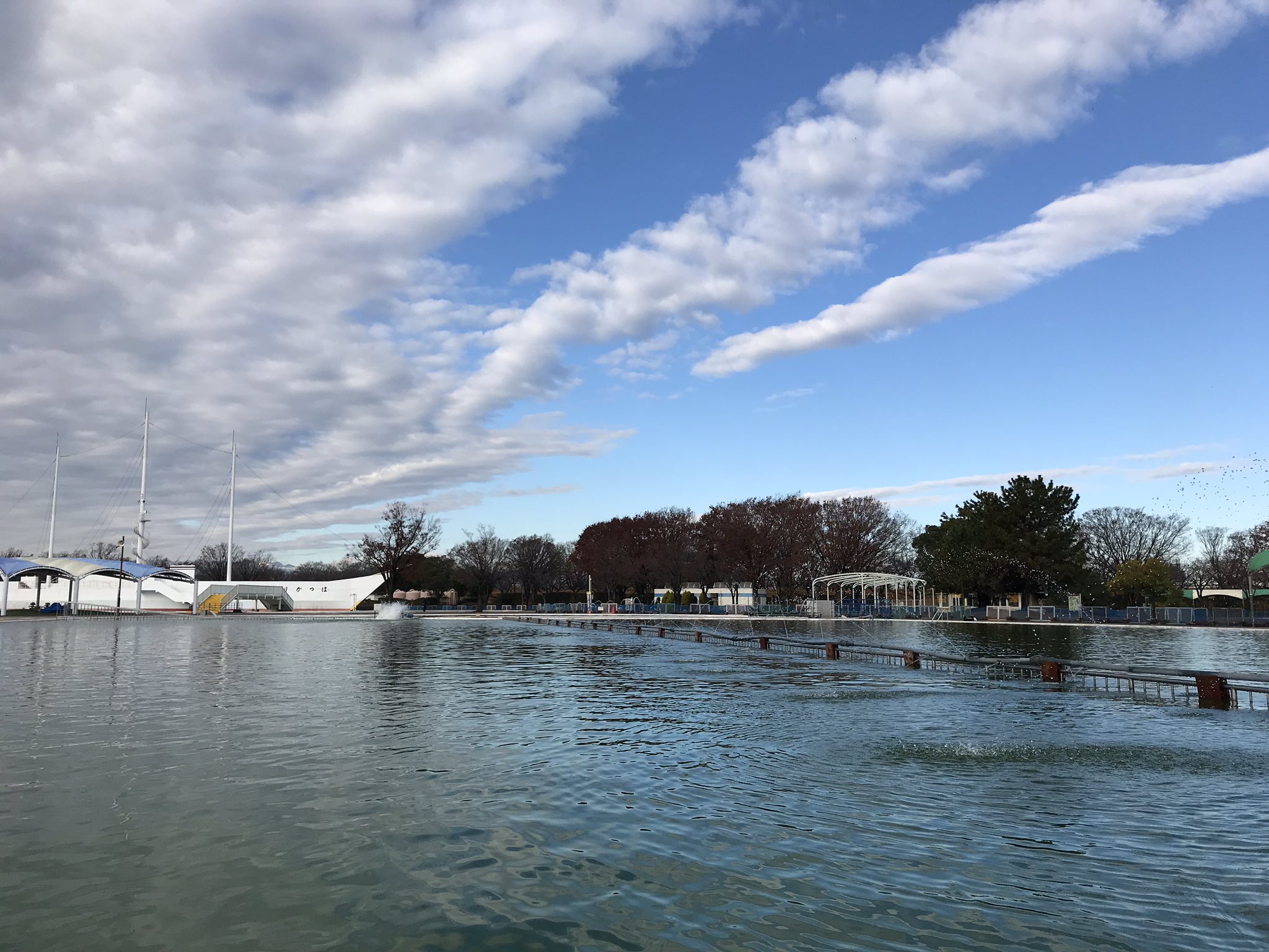 公式 川越水上公園 12月23日釣場営業中 おはようございます 今日は晴れ 水温は9 5度 全エリア空いております チャンスです 気温はそこまで上がらないので あたたかい格好でご来園ください 川越水上公園 川越 Kawagoe プール