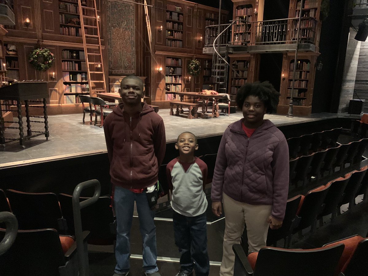 TheJaclynHouse's tweet photo. No bah humbug, just good vibes at T2 to see A Christmas Carol π #weekendsinNWA #NWArk https://t.co/7ryOlAe4h5