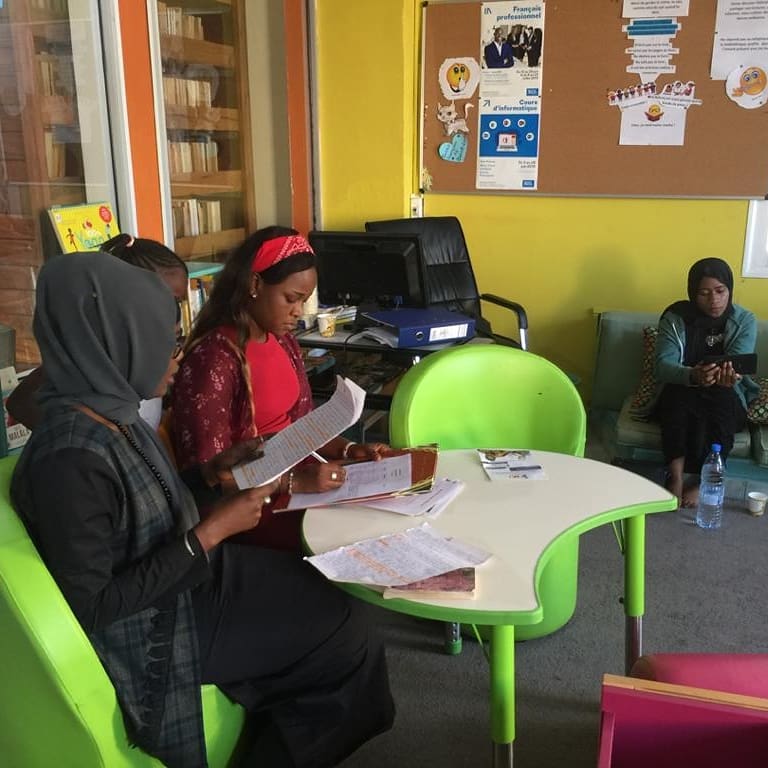 IFSenegal_SL's tweet photo. En images 📸 | Rencontre du Club des lecteurs de la médiathèque Alioune Diop de l'#IFSL. Les échanges ont porté sur "Les soleils des indépendance d'Ahmadou Kourouma. https://t.co/Koi4kywxGy