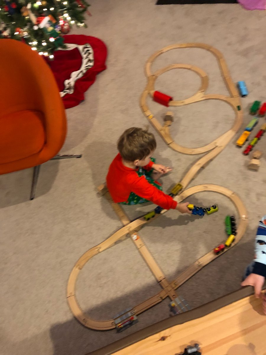 gracepheesh's tweet photo. Just a quick photo from this morning's #ZenTrain session with the #LittlePheesh. I will spare you Will's picture that had more littles and me in it... wearing my "Holly Dolly Christmas" sweater @DollyParton ๐๐ฒ https://t.co/fW4LWdERJ1