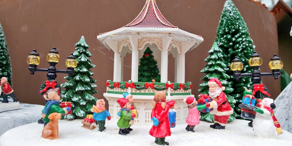 leon_tako0327's tweet photo. 『♬*ク~リスマスが🎄~˖*♬೨̣̥
　⿻*⌖.:˚今年も~⿻*⌖.🎅ꕤ…˖*
　✡.°や~って来る~☪︎⋆✩.˖⋆°❤』
もうすぐ🎄xmas🎄ﾃﾞｽﾈ❣️
ﾅﾝﾃ言ってたのにﾓｳ来るやん🤗
今年は何もらおかなぁ🎁✨💚
って貰う側じゃなかったわ😂
皆sᵃⁿ*🎀が素敵なXmasを☾.˖٭
過ごせますようにﾟ･*:.｡❁💗*｡ﾟ https://t.co/maEDg9xVWr