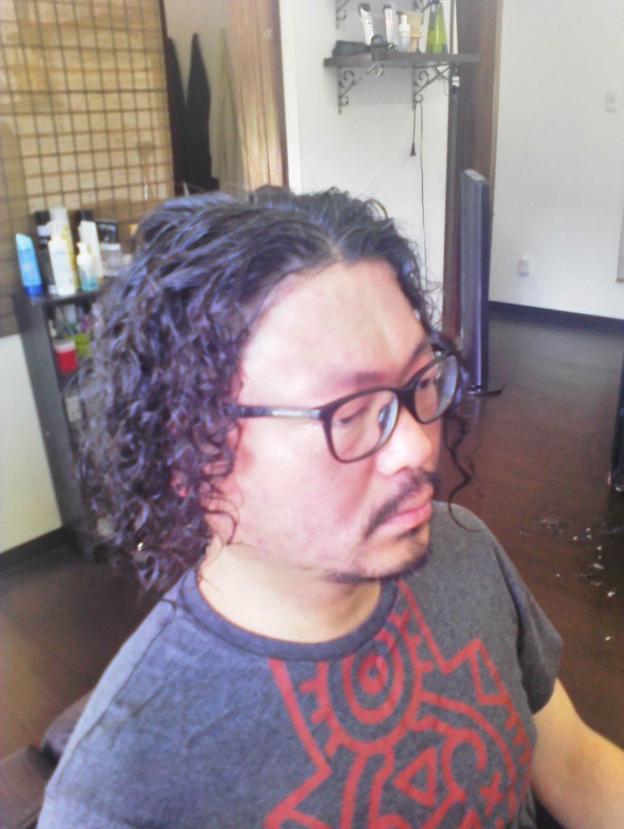 Hair 癒庵 A Twitteren スパイラルパーマ ロングでのスパイラルパーマ ワイルドなスタイルです O 髪を伸ばしている方 ぜひ一度チャレンジしてみてください 沖縄 泡瀬 理容室 床屋 美容室 メンズ髪型 ツーブロック キッズカット パーマ スパイラル パーマ ヘア