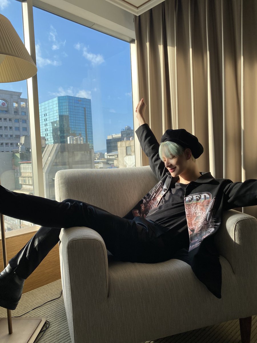 NewWorld_VICTON's tweet photo. (#한세) 앨리스! 해외 투어를 무사히 마치고, 저희의 아시아 투어가 막바지를 향해 달리고 있어요🤟 이렇게 또 행복하구 소중한 추억 하나가 늘었네요 모든 앨리스들 감사드리고 이제 아시아 투어의 피날레를 장식할 한국에서의 첫콘! 기대해주세요❤ https://t.co/rUaWgVYhEB