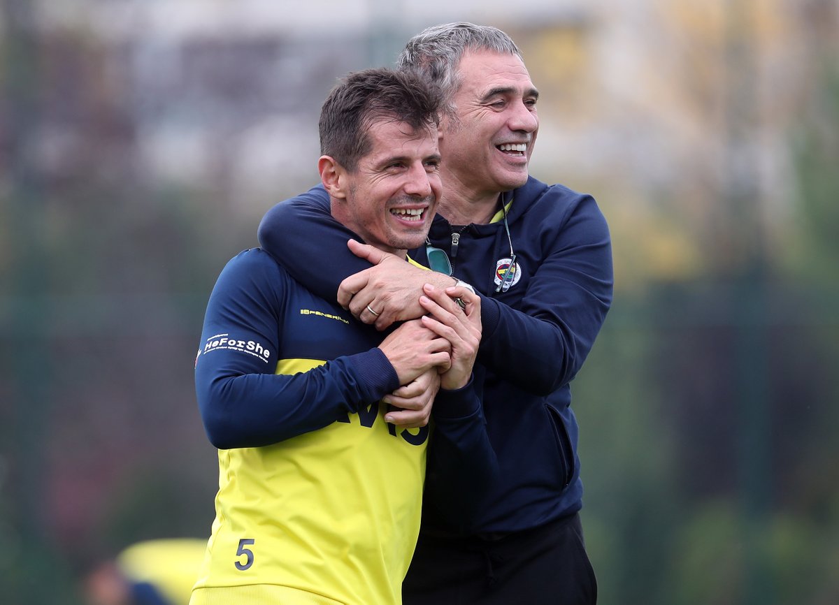 Fenerbahce's tweet photo. İyi haftalar Büyük Fenerbahçe Ailesi 💛💙 

“Bizi karıştıramayacaksınız!” https://t.co/smC4W1ECxW