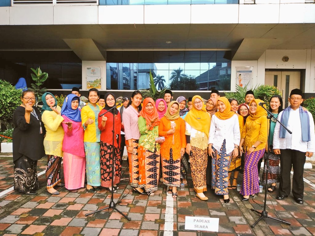 elvitarenycahya's tweet photo. Upacara Bendera Peringatan Hari Ibu (PHI) yang ke 91 Tahun 2019 #Padus #PaduanSuara #PadusLife #DKIJakarta #ATRBPNkinilebihbaik https://t.co/DovJBxNEGr