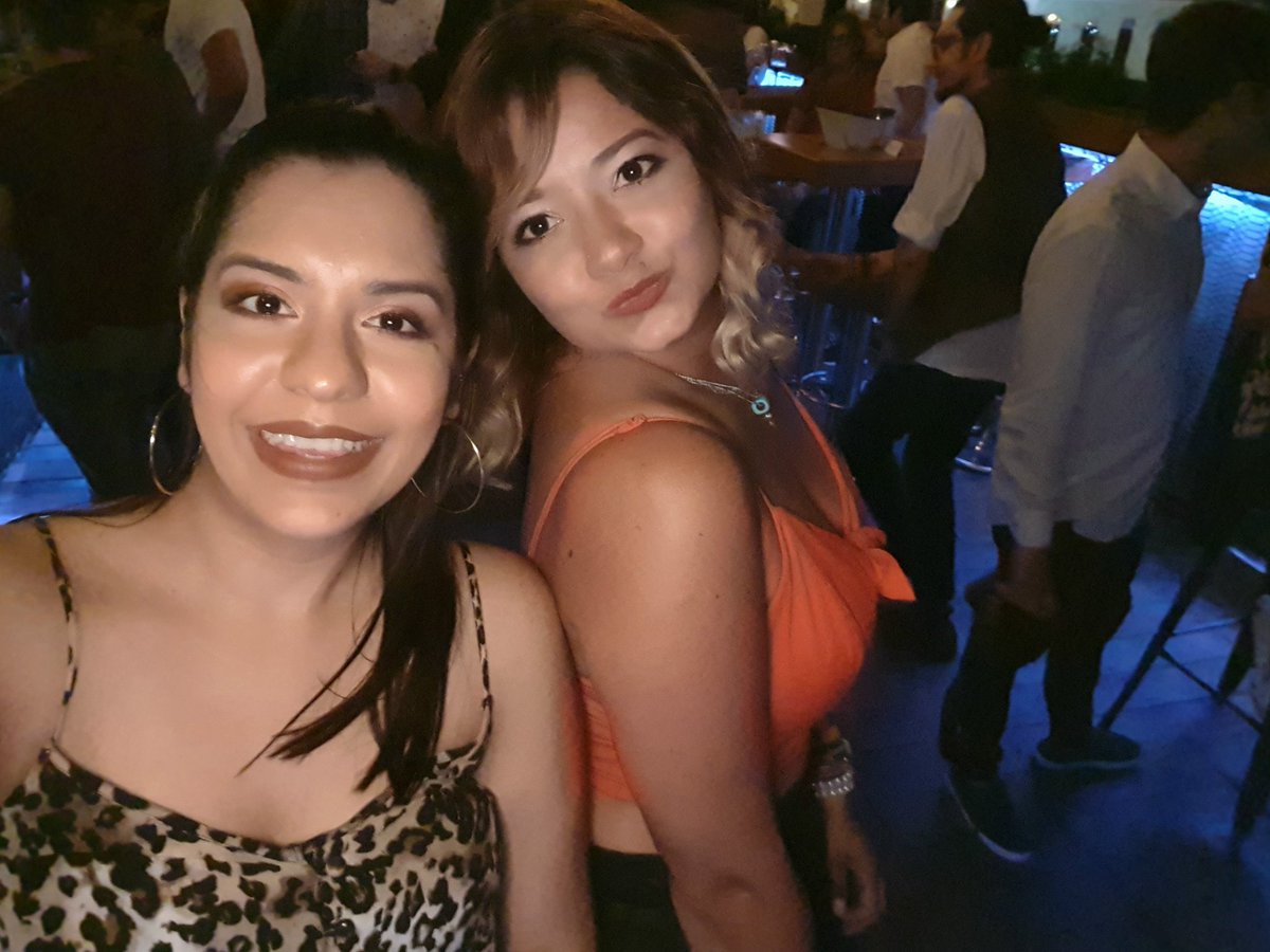 sitavibes's tweet photo. En la disco bailoteo eo #bfffff @OriiTwittea https://t.co/4SrScz6tB9