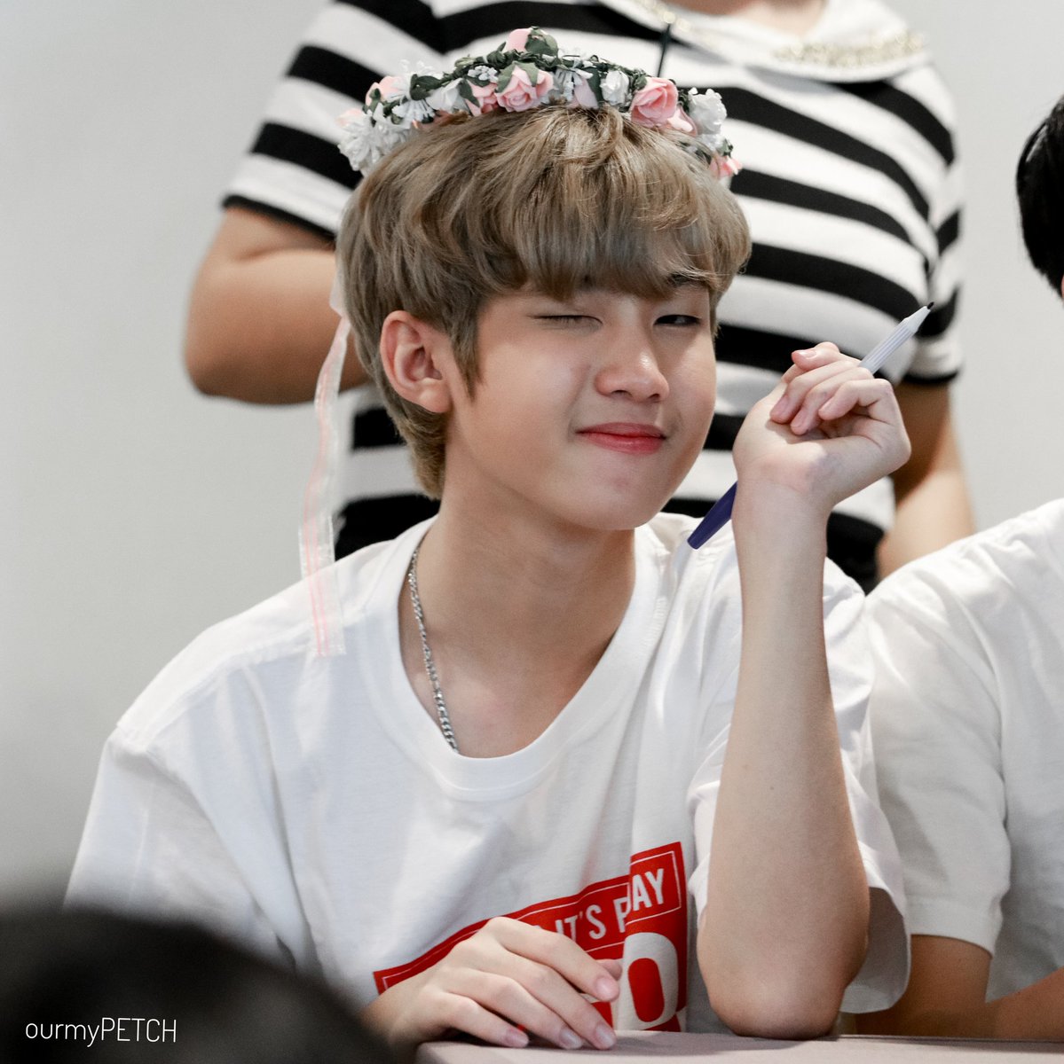 ourmypetch's tweet photo. Wink~ 😉✨

@petch_spn 
#petch_spn
#TGIFtheseries https://t.co/zVbr1u4KAu