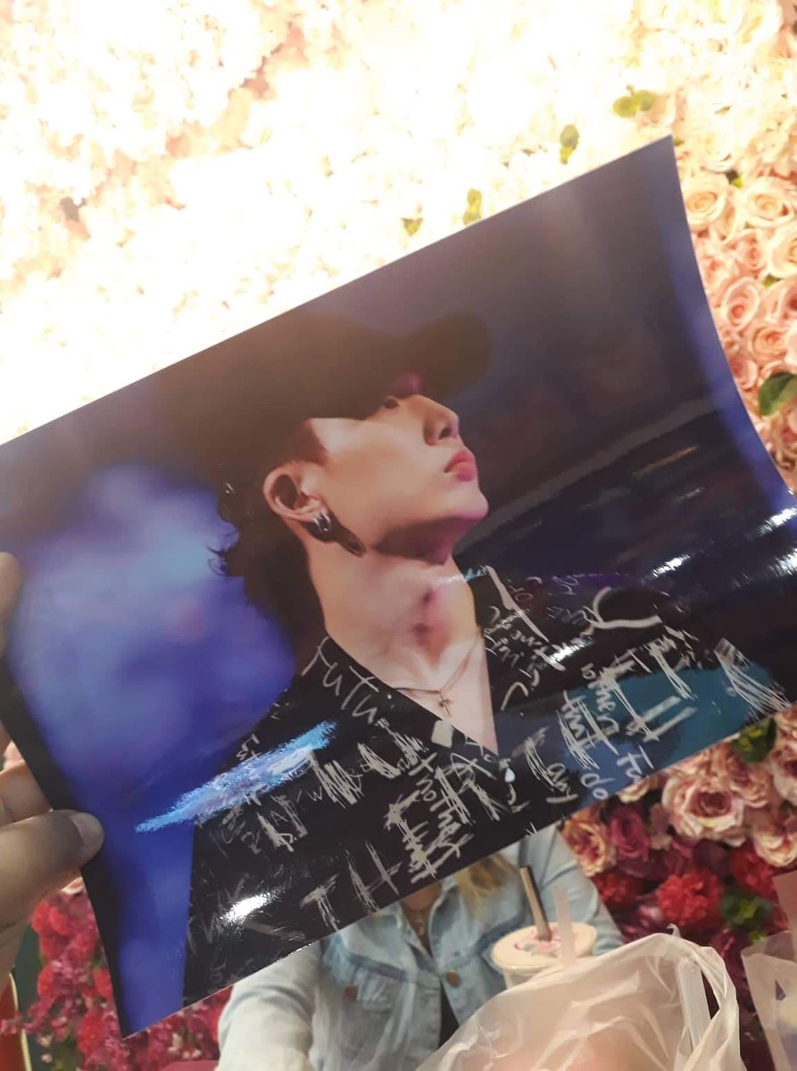 oohsalome's tweet photo. Thankyouuuu @KIMBOBnation 😭💜 Grabe hindi ko ine-expect na mabubunot yung 2 raffle entry ko. Grabe ang solid nyo 💜
#BeautifulBOBBYDay #LoveAndFallBobbyDay https://t.co/l2LrVWH40N