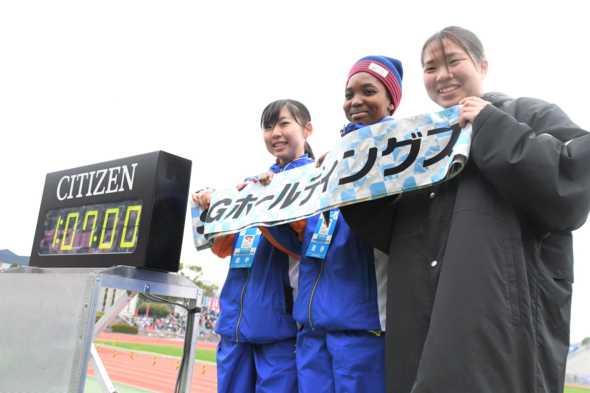 朝日新聞仙台総局 בטוויטר １０回やったら９回は負ける その１回に懸けよう 釜石慶太監督 仙台育英 女子は主力の留学生ムソニ選手をけがで欠いた中での優勝でした 木村梨七 主将はゴール後 タオルを持って出迎えていたムソニ選手の胸に飛びこみ 涙を流