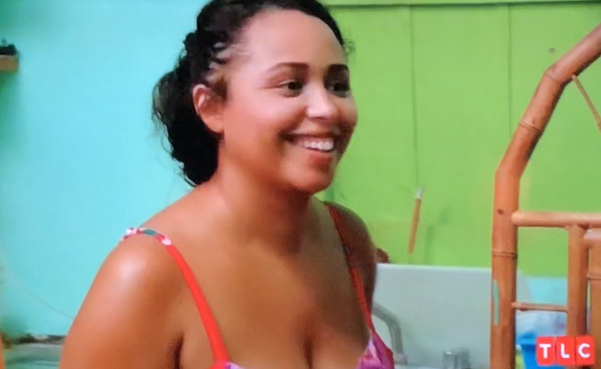 Tania surrounds herself with girls who stroke her ego and male-bash together. That is not feminism. 😒#90DayFiance