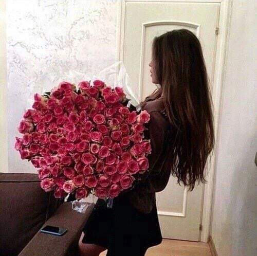 rayitastyles69's tweet photo. IG Harry: Gracias por las flores, pero la que llega es mi hija no _______. https://t.co/yUy2qRAGm9