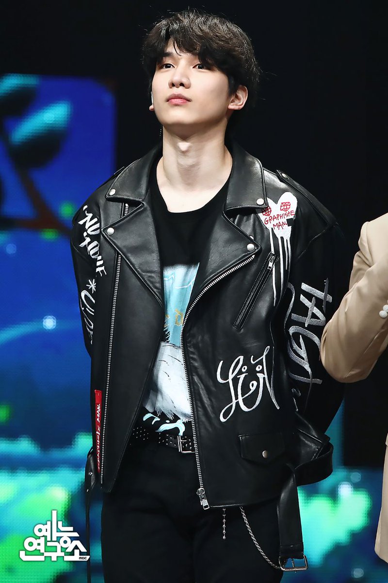 MBC_entertain's tweet photo. #스포츠카 정체는~~ 바로 빅스의 혁!
왕크왕귀 효기와 함께하는 일요일은 별빛들에게 행운이었어🦋⭐️
#복면가왕 #혁 #빅스
@RealVIXX https://t.co/dgrb8MRIGt