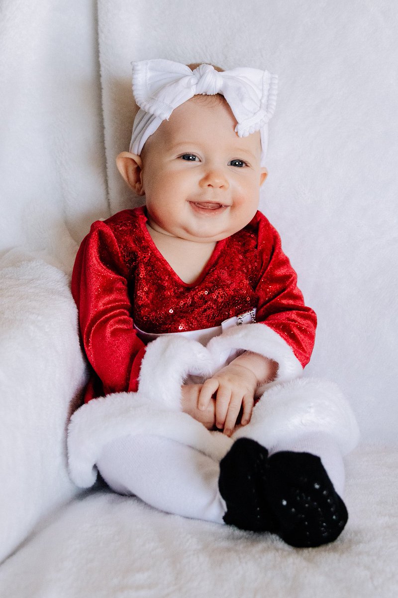 ByMadisonShari's tweet photo. My sweet Christmas baby. https://t.co/OiGBNeMFam