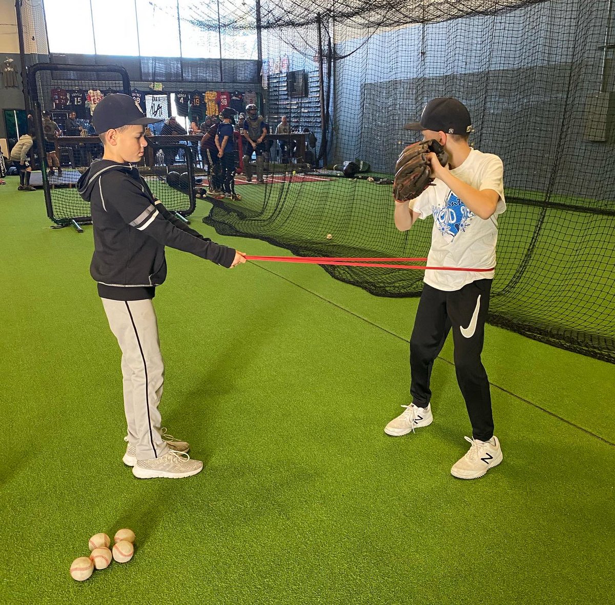 mike_mccarthy17's tweet image. “My question for all of you is ‘how are you going to show your gratitude and love for your family this holiday season?’”

“Buy them a gift?!?”

“Good idea...could you write them a letter telling them all the things you appreciate them doing for you?!?”

Commence eye rolls 🤦🏼‍♂️