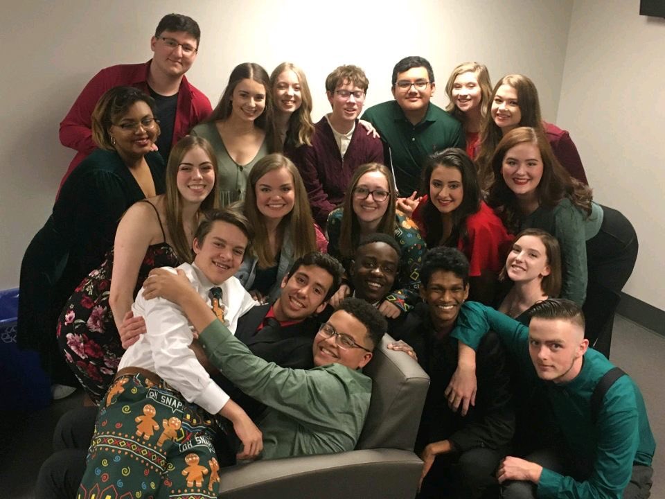 Some pictures of our Chamber choir yesterday opening for <a href="/PTXofficial/">Pentatonix</a> !!!