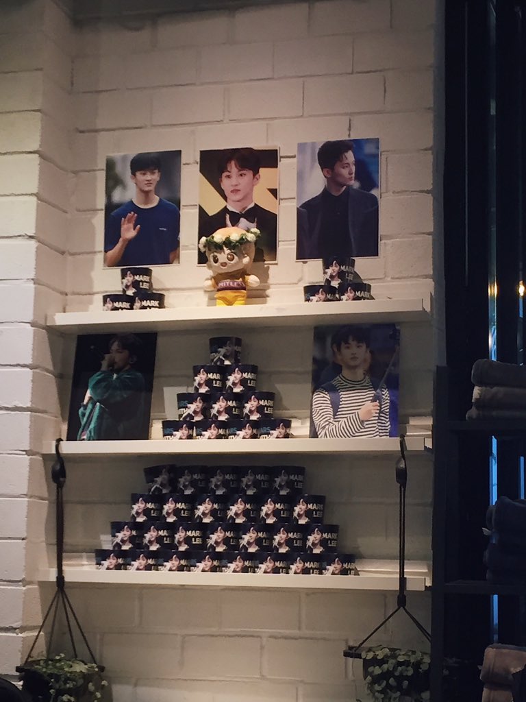 apeachylion's tweet photo. A late one but I went to @/twentyswag’s #6YearsWithMark cafe last week. Ending my semester here with another cafe and a long chat with friends felt good 🥰 https://t.co/NMNCDwxqag