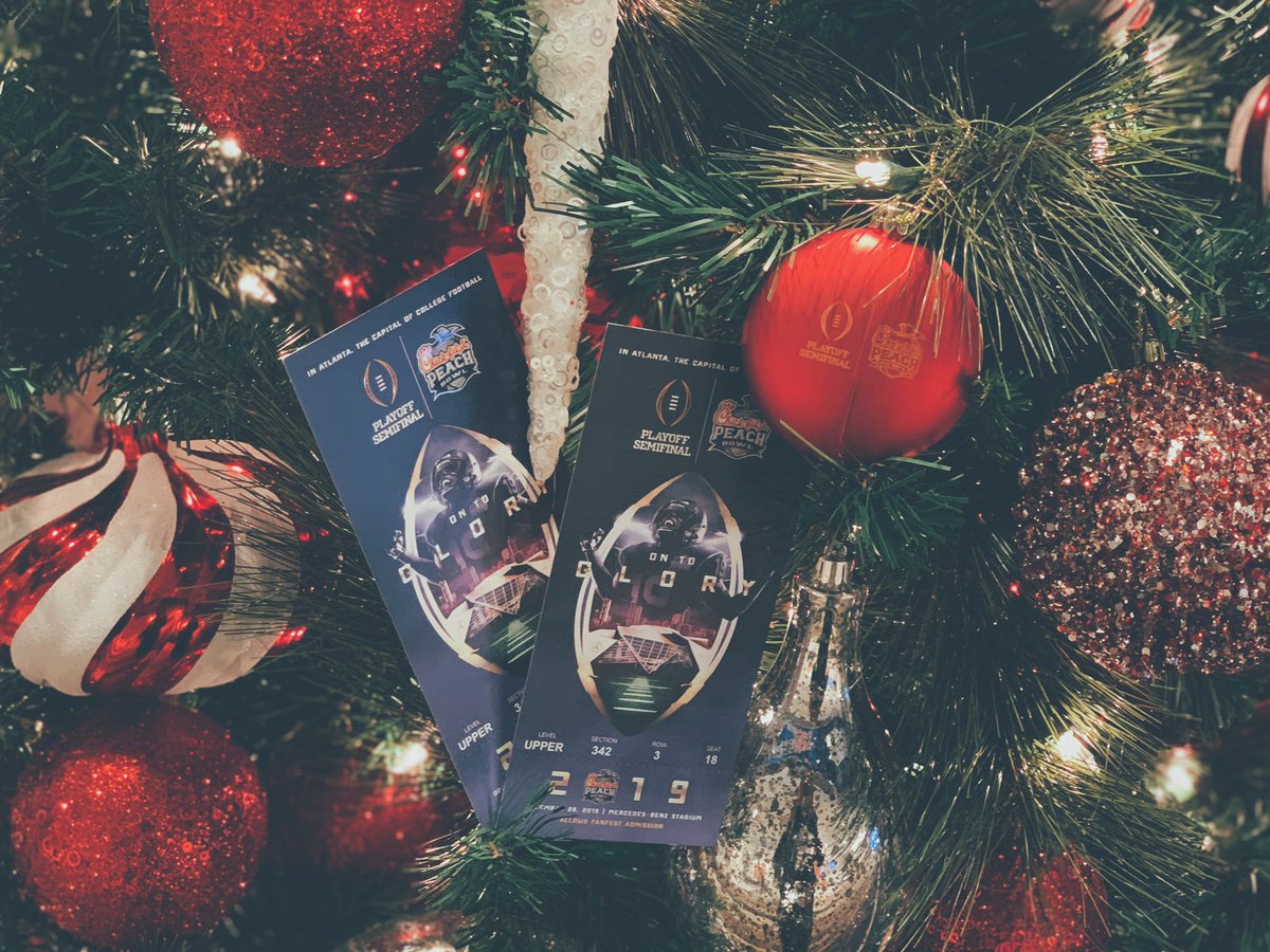 Haven’t won a pair of tickets yet? Well...

We’ve got MORE! Reply with your favorite Christmas movie for your chance to win. 🎁