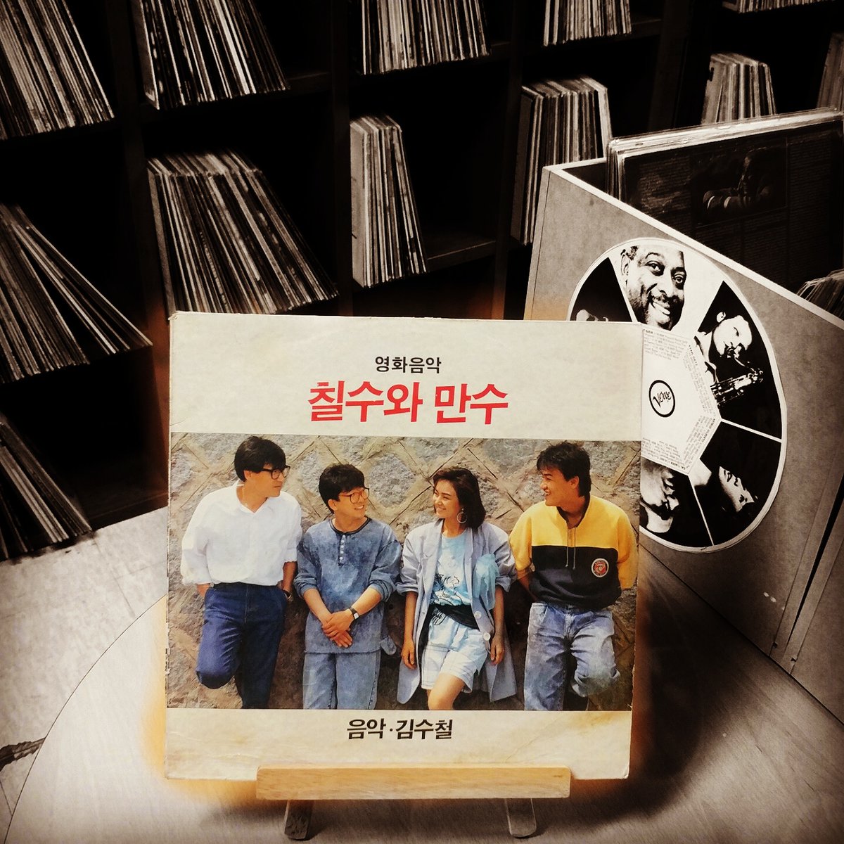 ♥거꾸로가는음악시간♥ 중고 레코드판 판매 전문점 산본유일의 중고 음반 판매 전문점 일만장 이상의 각종 LP 보유 지하철 4호선 산본역 부근...