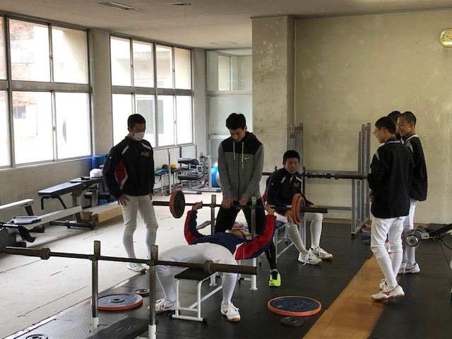HAHnyu's tweet image. 【龍馬チャレンジ in 岩国】MAX値測定（1RM）☆岩国総合高等学校の野球部 ha.athuman.com/hiroshima/blog…
#龍馬チャレンジ　#1RM　#MAX値測定　#出張授業　#出張トレーニング　#スポーツ　#専門　#広島　#山口　#岩国　#ヒューマンアカデミー