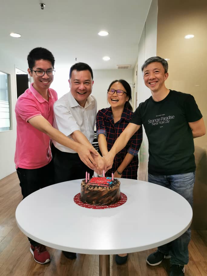 HartamasGroup's tweet photo. We celebrated December Birthday last week! 🤩🥳 Here's wishing you guys a great birthday & memorable year from all of us at #Hartamas!
#HartamasRealEstate #DecemberBirthdayBabies #OfficeBirthdayCelebration #HartamasMusings #FunAtWork #ProudHartamasians https://t.co/6NvseJZPKz