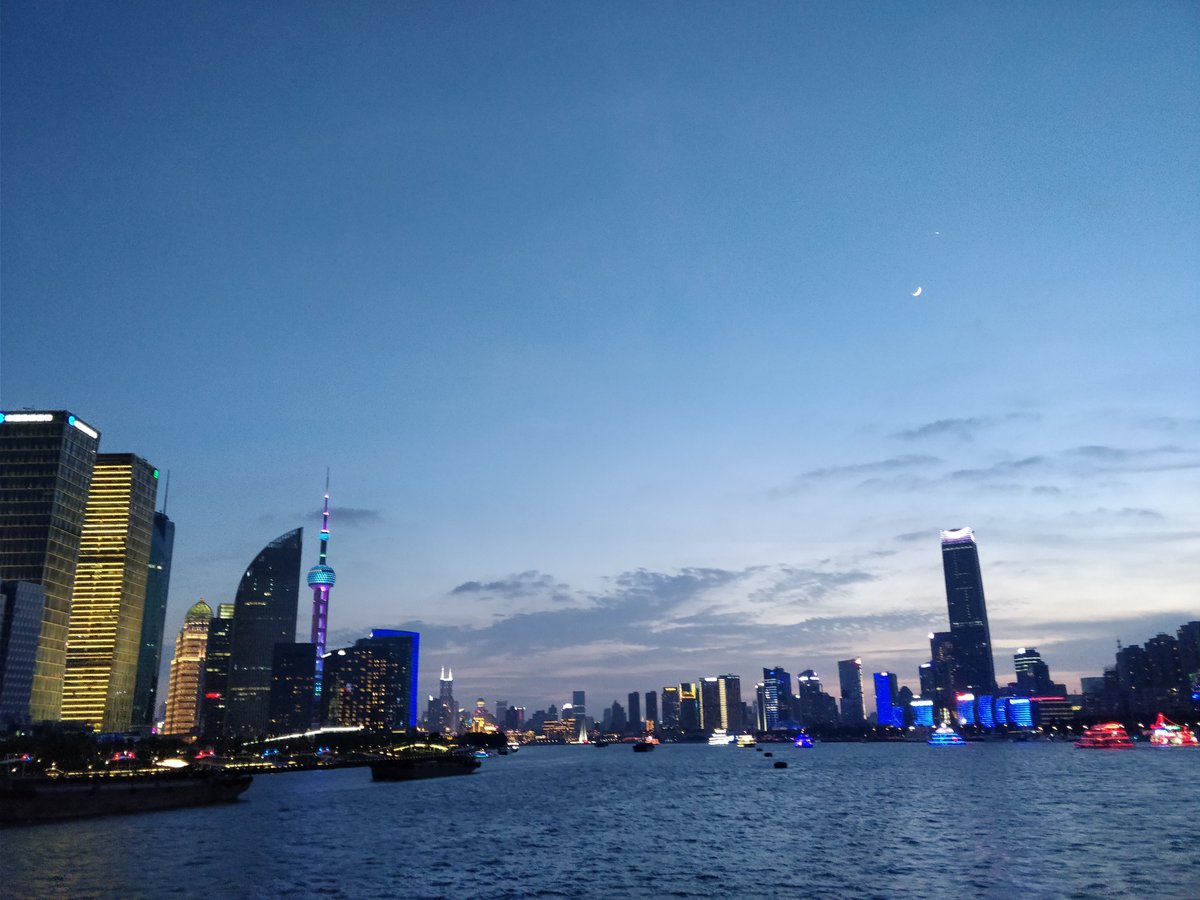 MineStarGate1's tweet photo. Like the star fan said that these tall building in Shanghai has a kind of Atlantis main tower~ https://t.co/sUlAEnddmw