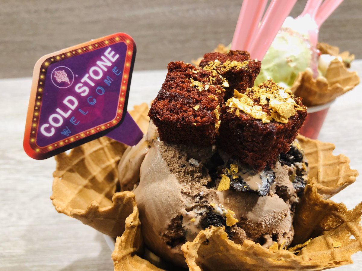 yomo_renzoku's tweet photo. Coldstone
-
巧克金聖誕$190
-
昨天打字到一半睡著又斷更了((土下座<(_ _)>
下次記得不要躺在床上更新
-
很甜很好吃
冰淇淋跟OREO餅乾絕配
上面灑的金色碎片也蠻美的♡(*´∀｀*)♡
-
#酷聖石 #酷聖石冰淇淋 #coldstone #coldstoneicecream #巧克金聖誕 https://t.co/QefKWfoZQC