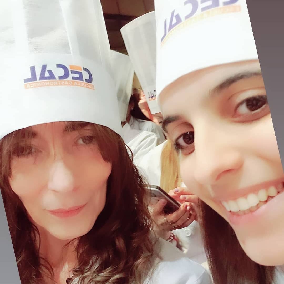 thammessys10's tweet photo. #cecalrosario #egresadas2019 #chefprofesional #👩‍🍳👨‍🍳❤ https://t.co/pVdIwcpEFj