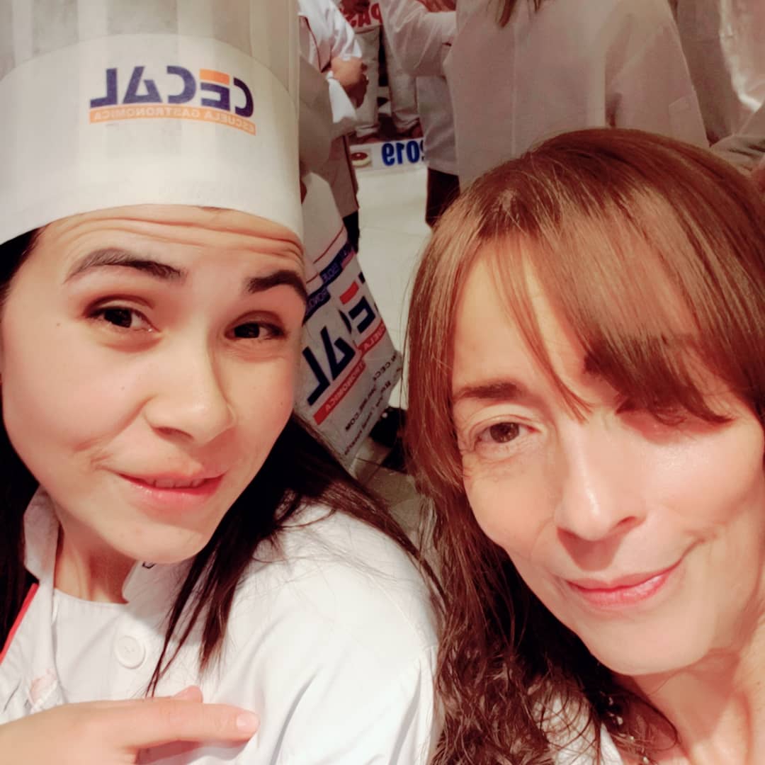 thammessys10's tweet photo. #cecalrosario #egresadas2019 #chefprofesional #👩‍🍳👨‍🍳❤ https://t.co/pVdIwcpEFj