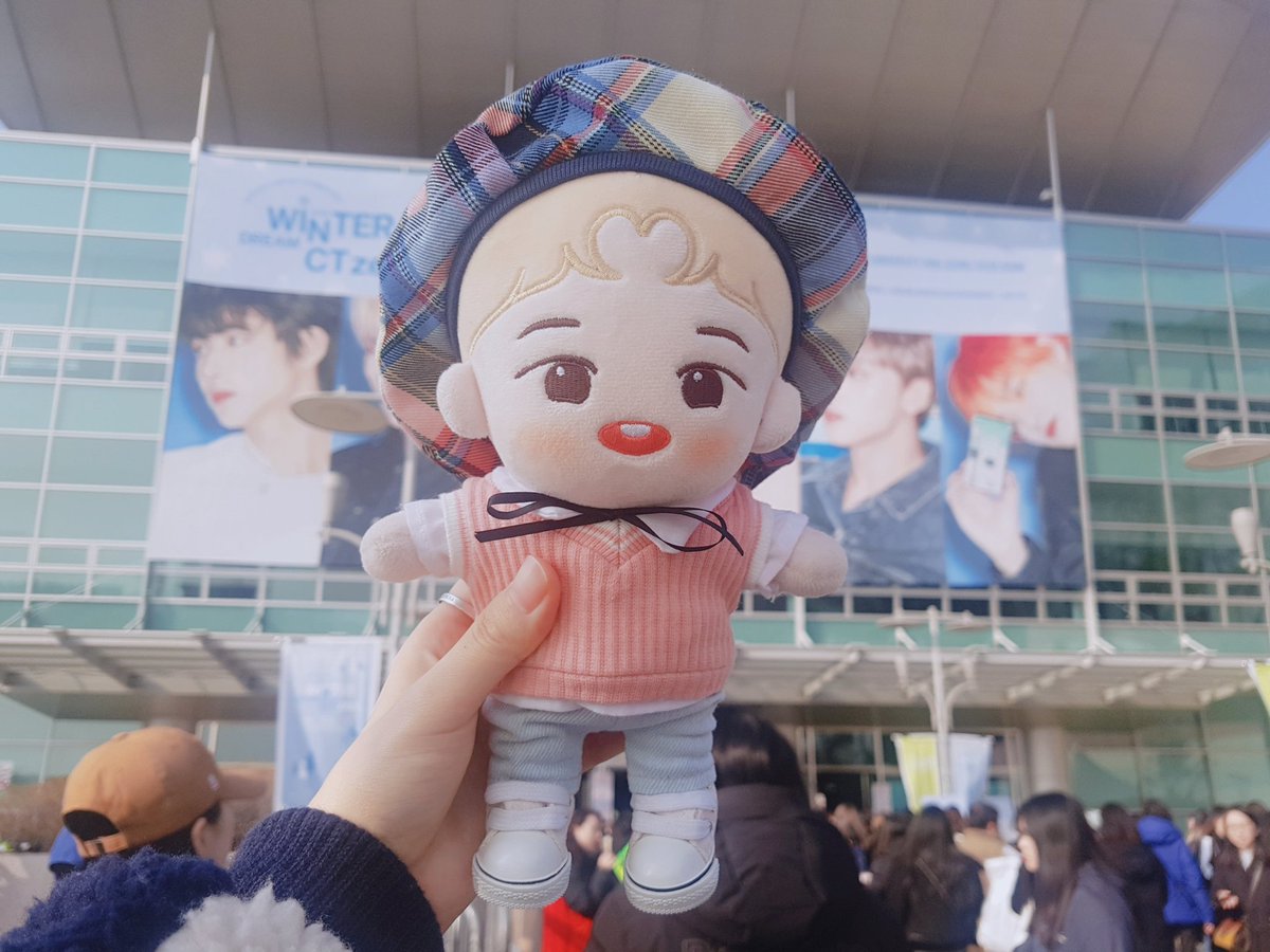 nai_meal's tweet photo. 한겨울에 나타난 봄같은 러러🌸 
러러 너무 오랜만에 외출했어요 ( o̴̶̷̥᷅⌓o̴̶̷᷄) 

베레모 @moonbear_4
니트조끼 @baebaestore 
바지 @bubbletea_dgnb7 

#아기러 https://t.co/pqM8nL5nOc