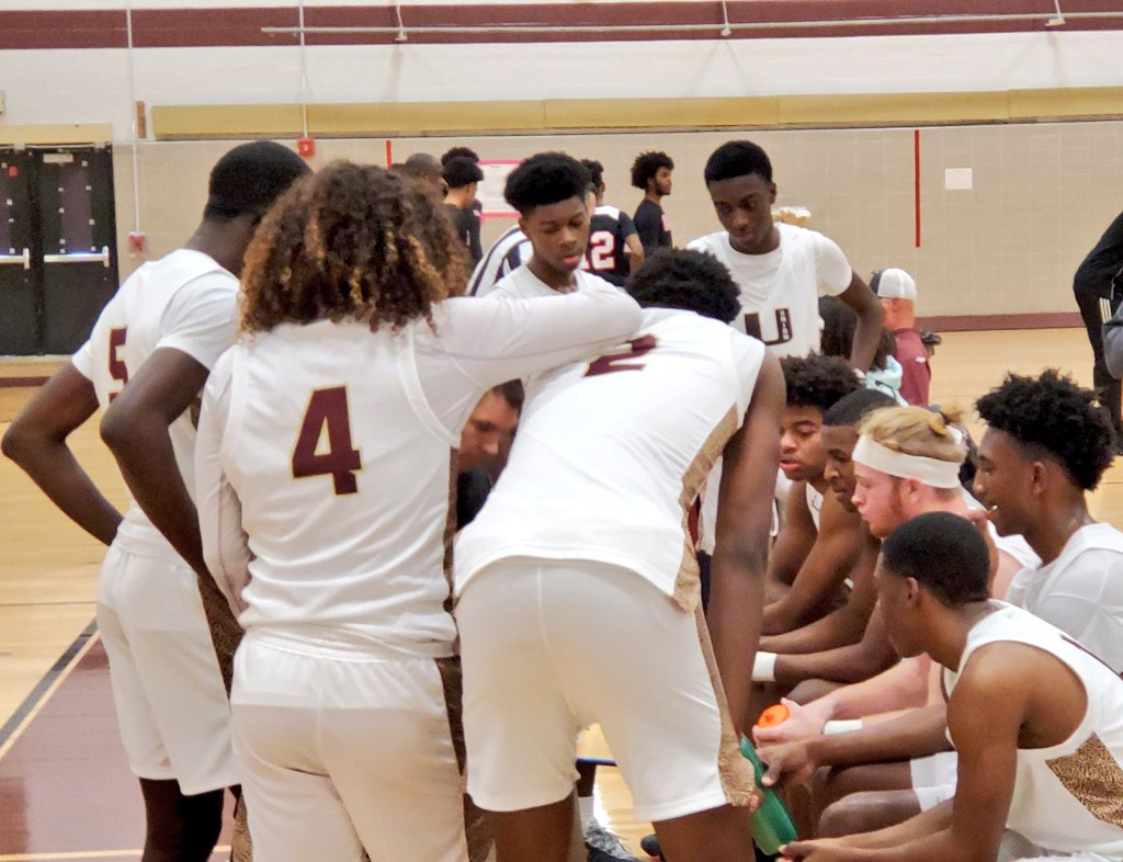 UnionHS_Sports's tweet photo. Union beats Columbia to better their record to 2-0
#WeareproudofU #Ubasketball https://t.co/FKnB5xN5yt