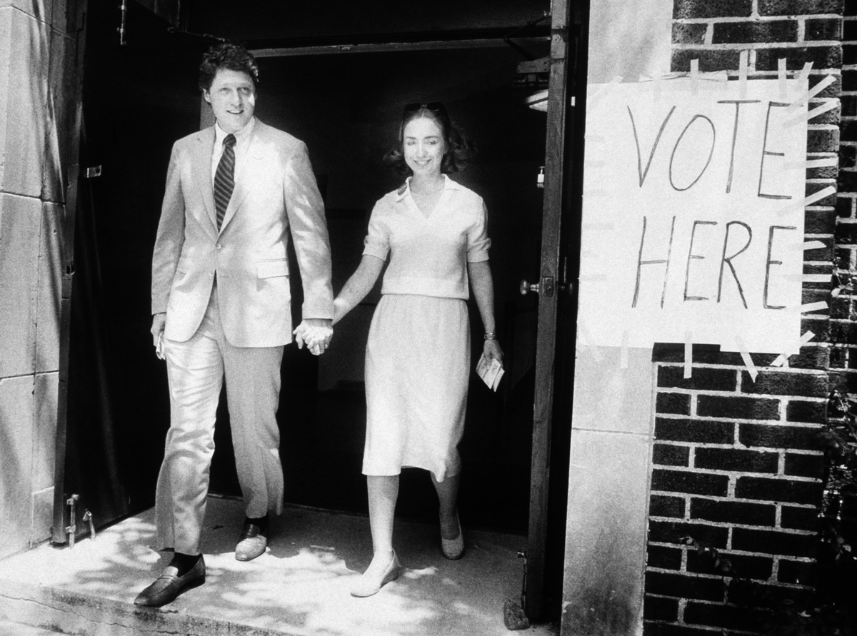 democraticbear's tweet photo. This media trash of comparing a leader to a thug needs to end.
No different than "her emails" to Trump's fascist wish to Jail women for terminating a pregnancy.
One was a Republican coup attempt. Today, a #SovietAsset holds the keys to the Oval Office.
#HumanityExists https://t.co/Yg9Cinw048