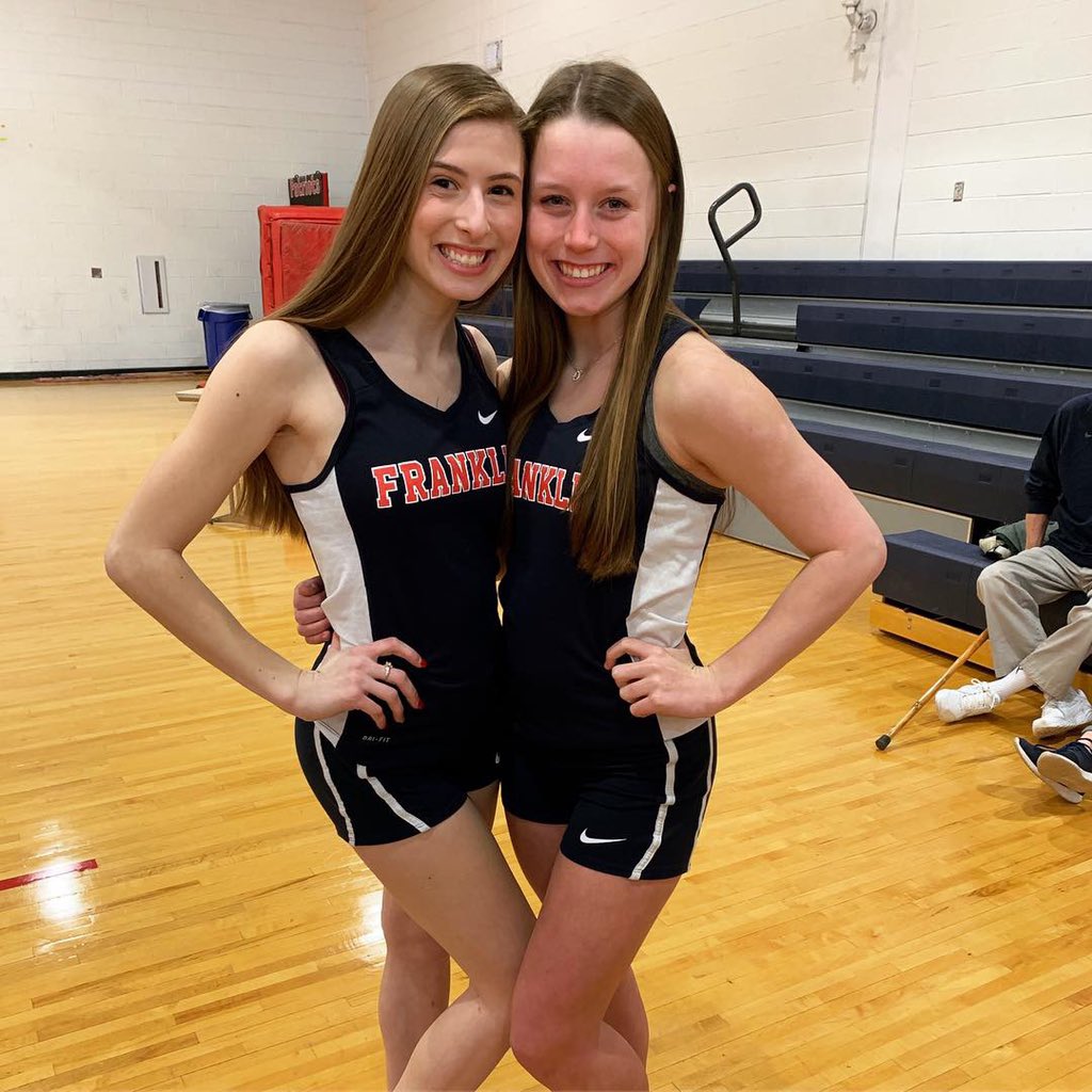 cbenson2001's tweet photo. Happy Birthday shelbs💛 hope you had the best day in FL celebrating!! bring back some sunshine, I love you!!😚 https://t.co/z3bkn7hMYA