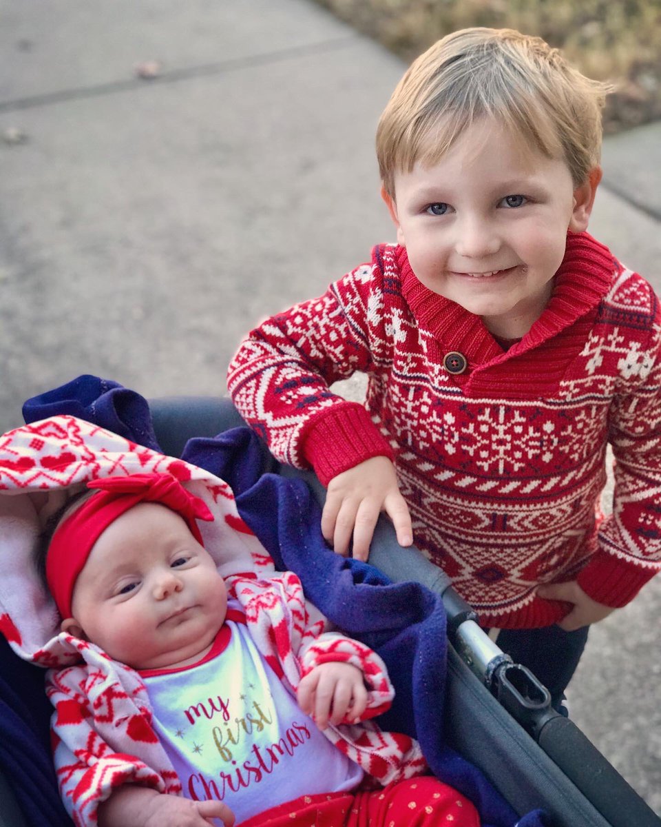 mrsgrafscience's tweet image. Ready for the Holidays! ❤️👶🏼🧒🏼🎄