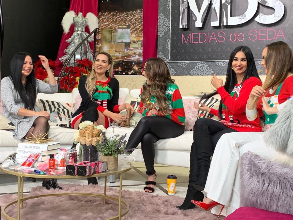 MediasDeSedaTv's tweet photo. Ya estamos al aire por Canal 44
#tv #tvshow #talkshow #girls #women #mexican #latinas #frontrera #latinasexy #mujeressexys #chicasguapas #platica #amigas #temas #friends #cdjuarez #elpasotx #lascrucesnm #humor #mujereslindas #tendencias2019 #Informacion #Youtube #Domingo https://t.co/44zhohxWTI