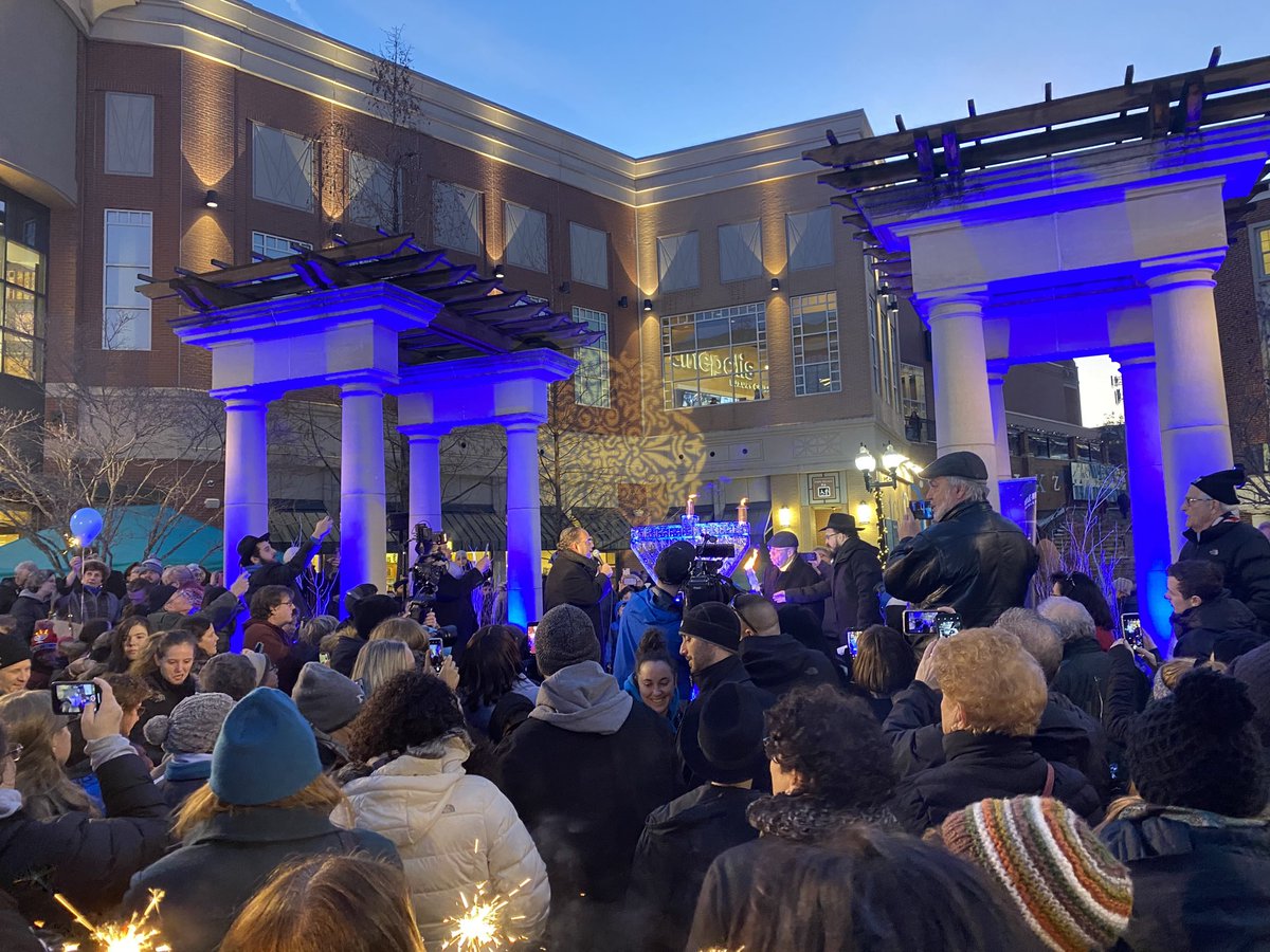 Cantorshari's tweet photo. Fire and Ice to celebrate first night of Hanukkah @bluebacksquare @MattHartTM @leondavidoff@BenWenograd@derekslap with Rabbi Gopin, Rabbi Lazowski #muchlight https://t.co/XwwRq03rGb