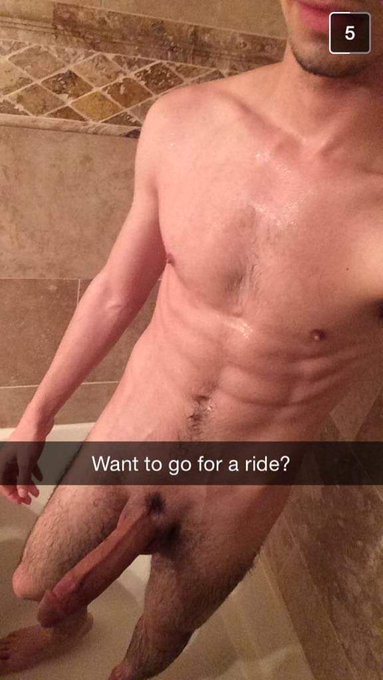 Tbt to this pic of my dick with a soul patch, may this never happen again.  Also why tf my 🍆 the size