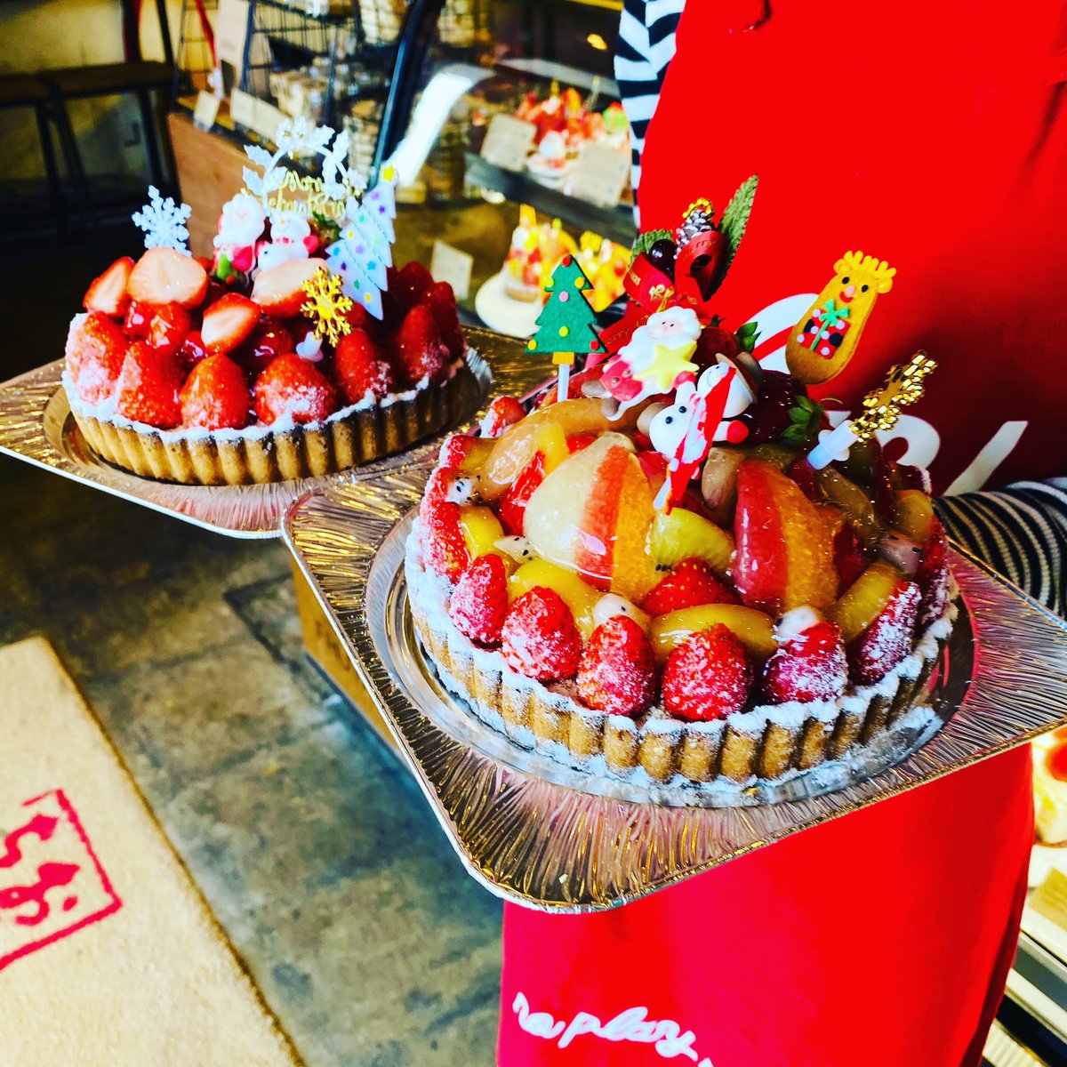 おまち堂 Frutas おまち堂 Frutas クリスマスケーキ各種たくさんご用意してます 小さいサイズから大きいサイズまで タルトや生クリームとスポンジのケーキや チョコレートケーキ おまちしてます