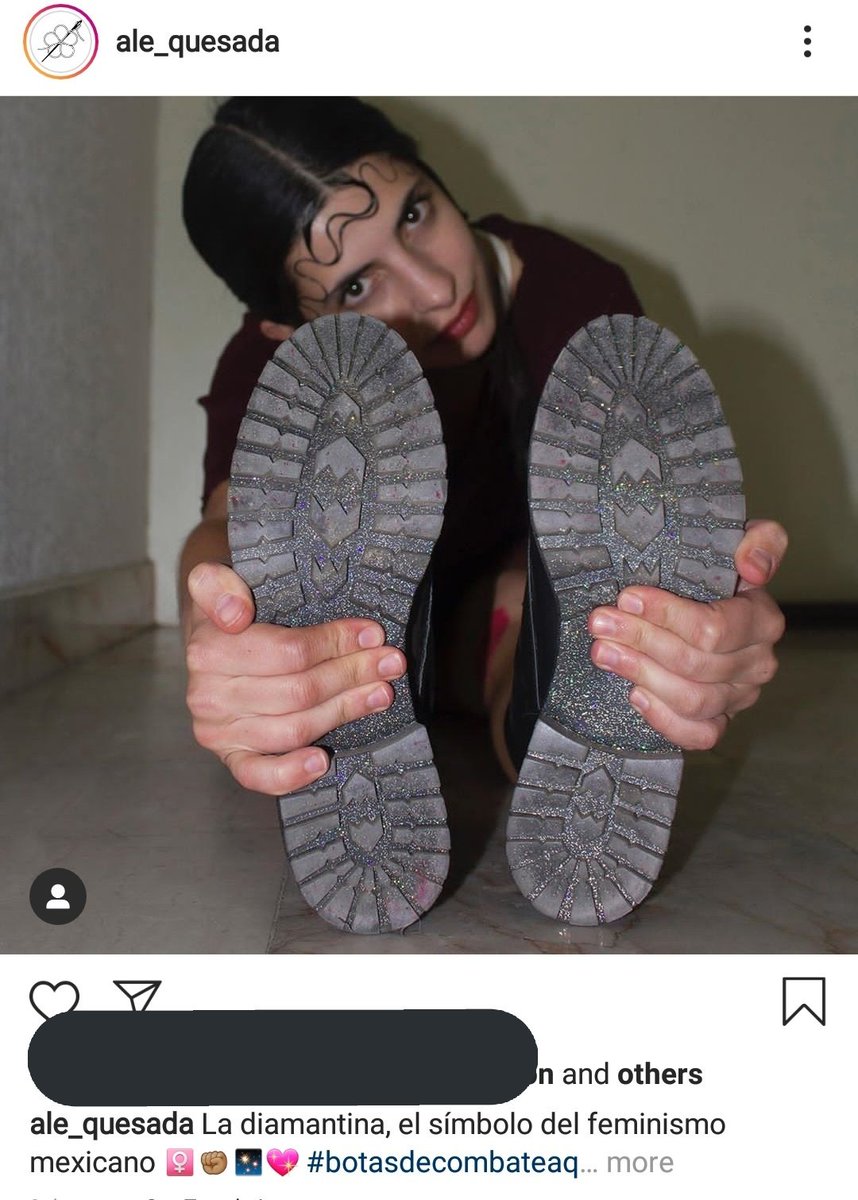 drunkkatemoss's tweet photo. ya saben que lo de hoy es sacarle varo al movimiento feminista xk sus ganas de varo los hacen unos insensibles de mierda, en el capítulo de hoy, la diseñadora Alejandra Quesada hizo una colección de combat boots con liverpool la tienda que encubrió un feminicidio en 2014 🤡 https://t.co/B3VmIDuqVA