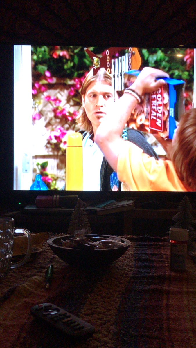 luckyyleww's tweet photo. Am I too old to be binge watching Hannah Montana bc ... https://t.co/RSA0KeTxuv