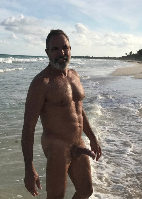 Daddy is immune to shrinkage. #nudebeach #beachboner.
